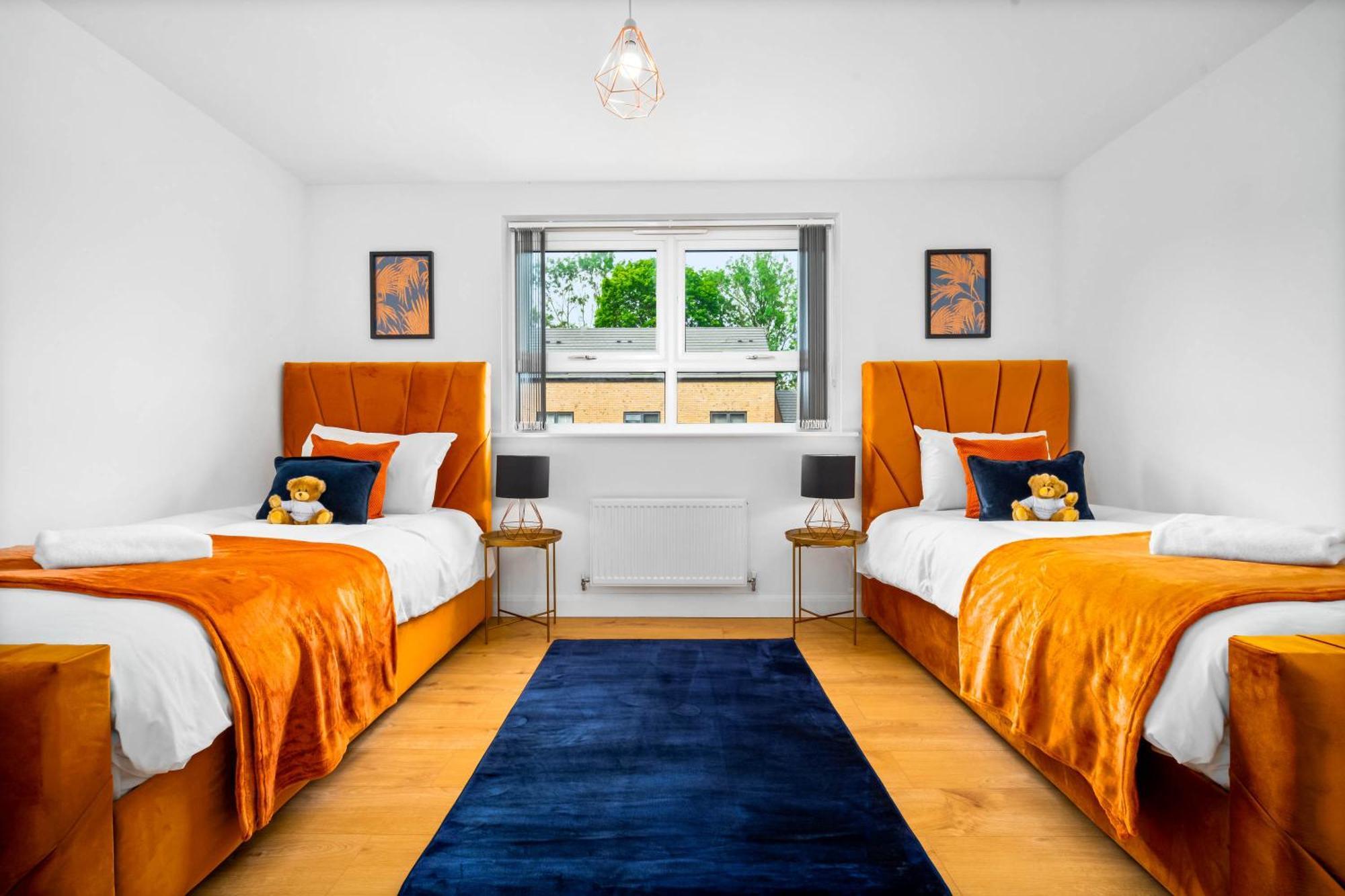 Luxury City Centre 5 Bed House With En-Suite, Bbq, On-Site Parking By Azura Nights เบอร์มิงแฮม ภายนอก รูปภาพ