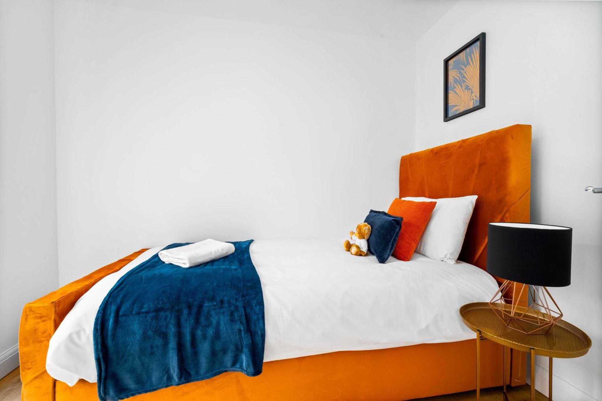 Luxury City Centre 5 Bed House With En-Suite, Bbq, On-Site Parking By Azura Nights เบอร์มิงแฮม ภายนอก รูปภาพ