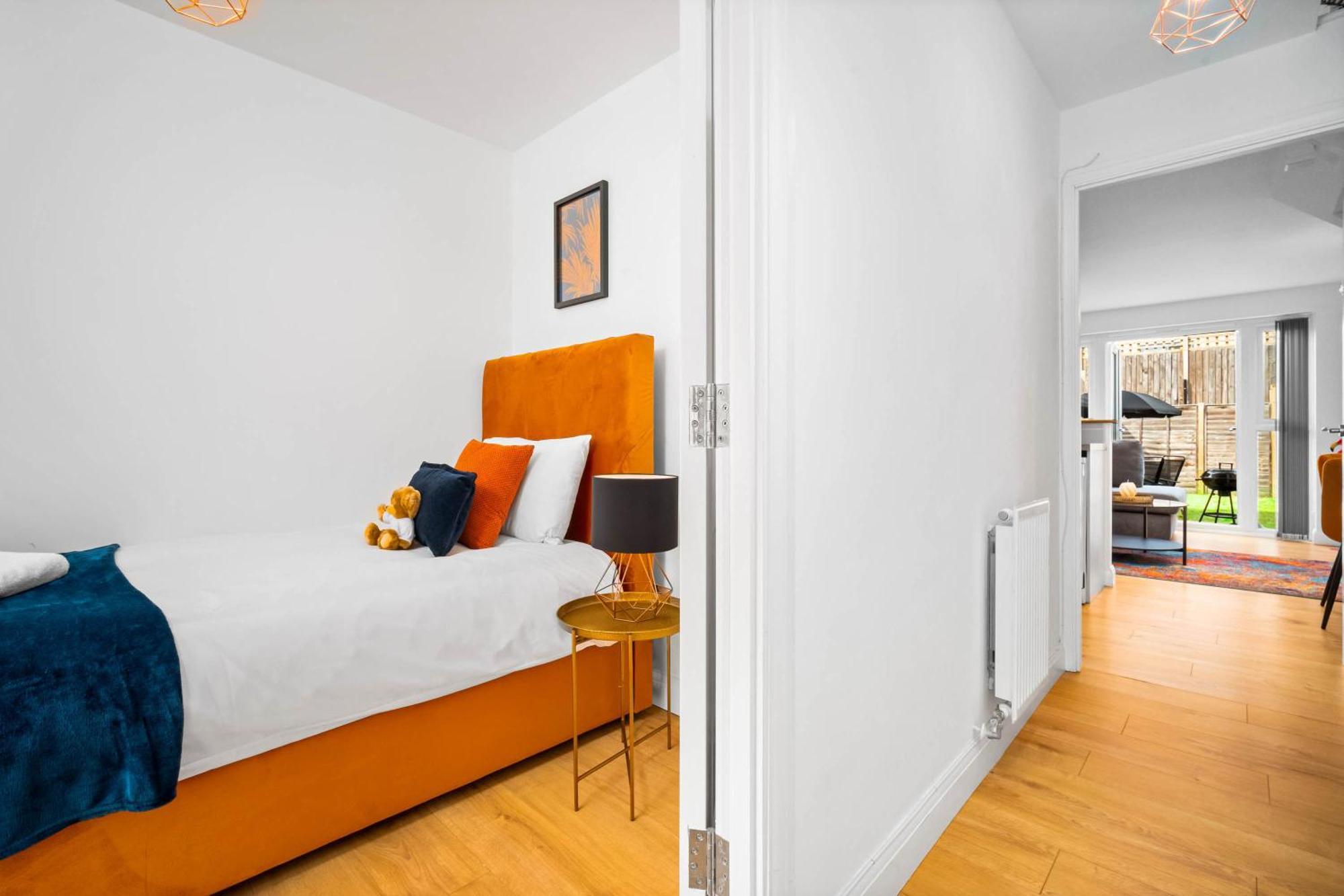 Luxury City Centre 5 Bed House With En-Suite, Bbq, On-Site Parking By Azura Nights เบอร์มิงแฮม ภายนอก รูปภาพ
