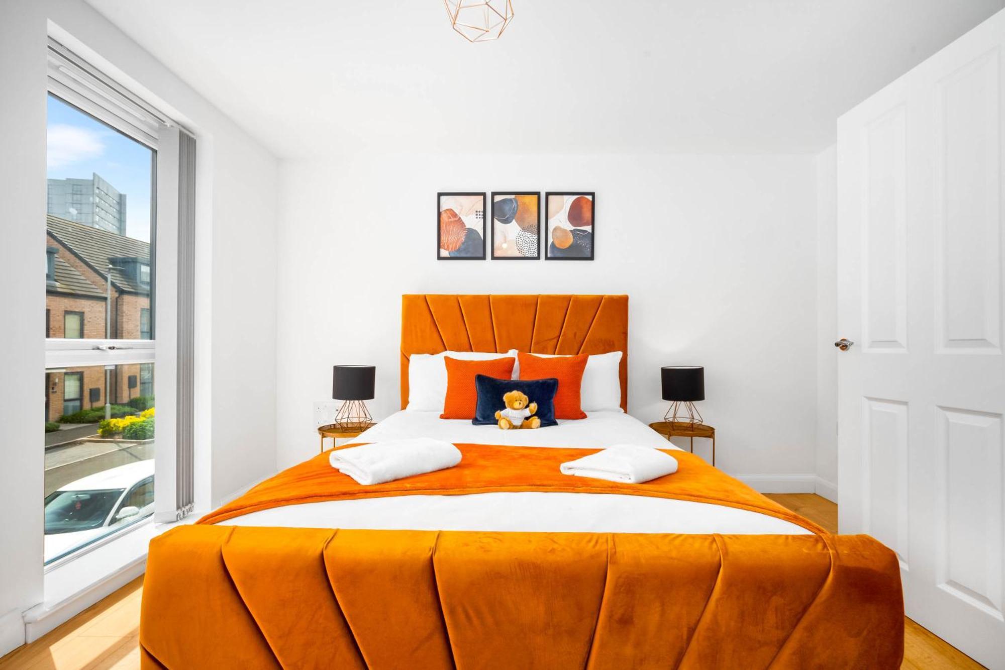 Luxury City Centre 5 Bed House With En-Suite, Bbq, On-Site Parking By Azura Nights เบอร์มิงแฮม ภายนอก รูปภาพ